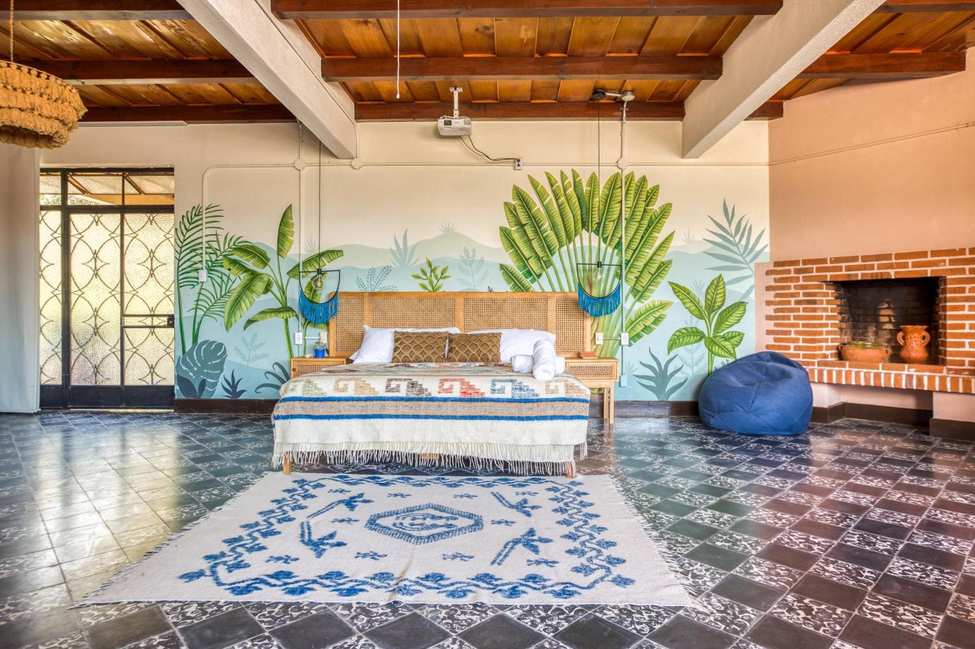 Suite +,1544216800:JPEG